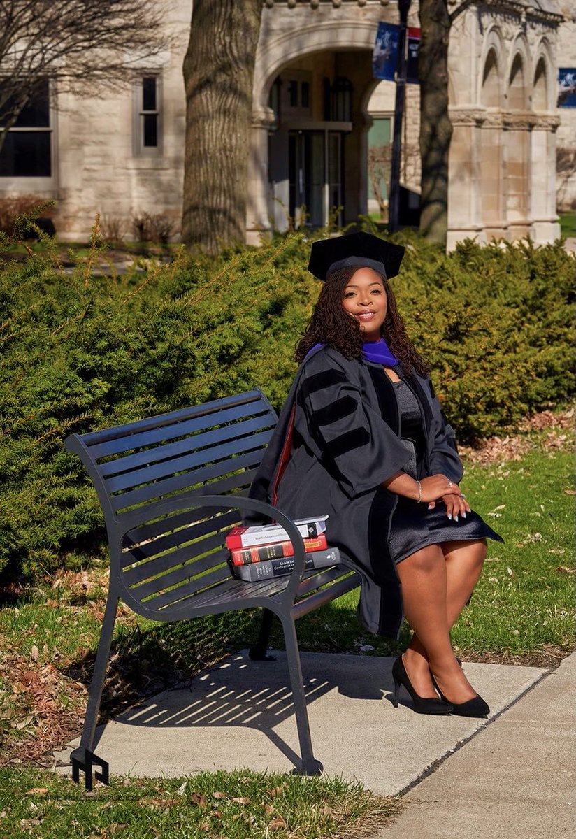 LegalBestie's tweet photo. Still in awe that I freaking graduated law school 😩🥰

#lawtwitter #legal #lawgrad https://t.co/iXN5pacBO4