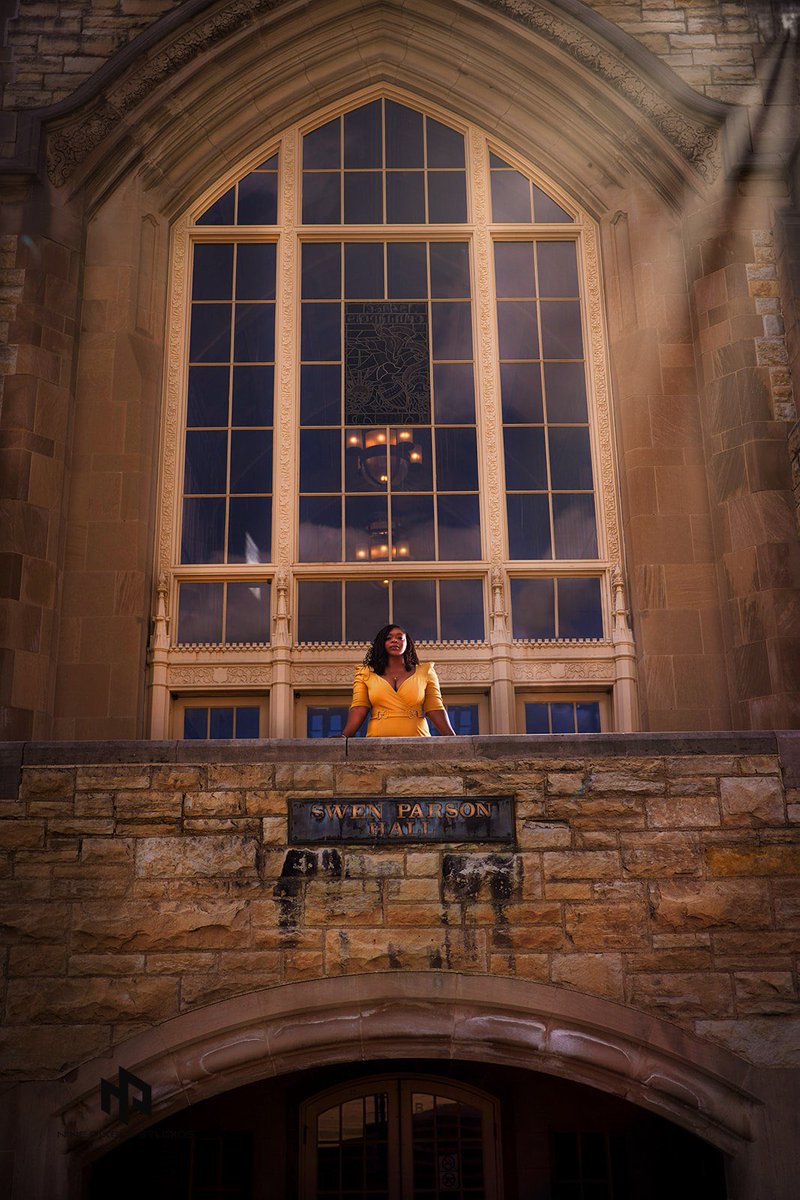LegalBestie's tweet photo. Still in awe that I freaking graduated law school 😩🥰

#lawtwitter #legal #lawgrad https://t.co/iXN5pacBO4