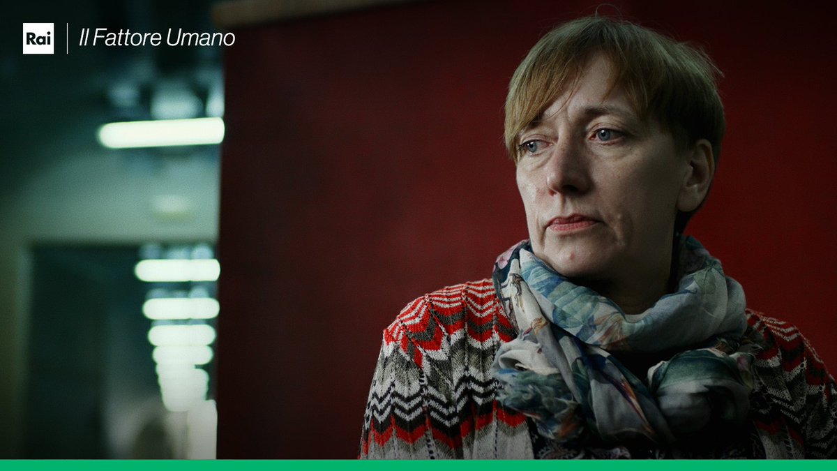 Un viaggio attraverso gli orrori della guerra in Ucraina, dal punto di vista dei civili, dei dissidenti e dei rifugiati. Dal 24 febbraio, la gente vive nelle cantine, nei bunker, spesso senza luce né acqua né gas: un’esistenza terrificante.

#IlFattoreUmano tra poco su #Rai3.