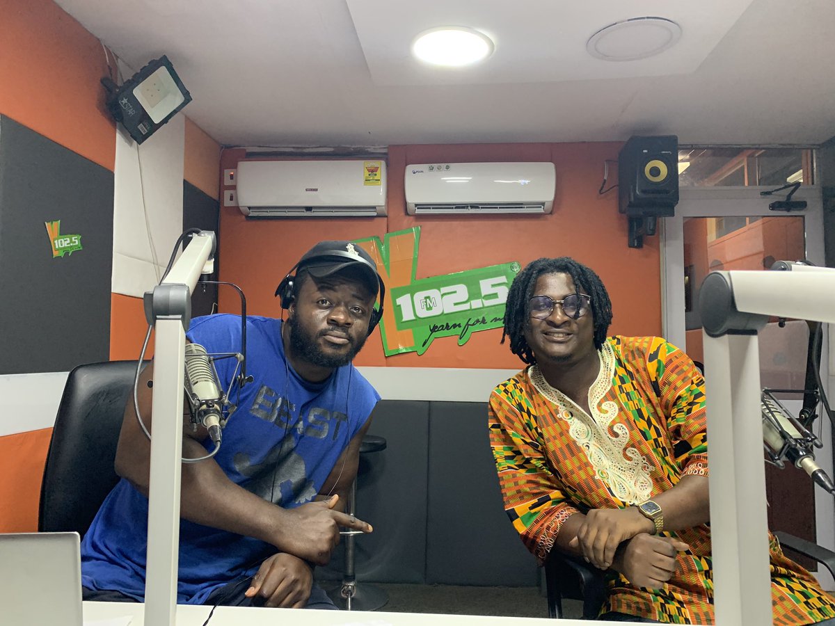 y1025fm's tweet image. #FuulCircle is active live on #YLounge 

Drop your location let’s gooo!!