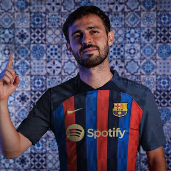 Que Prefieres? 👀

🔁 Una noche con Ester Expósito

❤️ Que Bernardo Silva venga al Barça