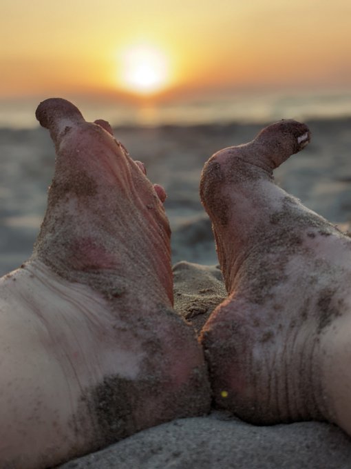 Soles and sunsets ☀️   #feet #feetworship #feetfinder #soles #toespread #sunset #toesinthesand https://t<a href="/tag/feet"class="tags">#feet</a><a href="/tag/feetworship"class="tags">#feetworship</a><a href="/tag/feetfinder"class="tags">#feetfinder</a><a href="/tag/sunset"class="tags"><span>#sunset</span></a><a href="/tag/soles"class="tags"><span>#soles</span></a><a href="/tag/toespread"class="tags"><span>#toespread</span></a><a href="/tag/toesinthesand"class="tags"><span>#toesinthesand</span></a>