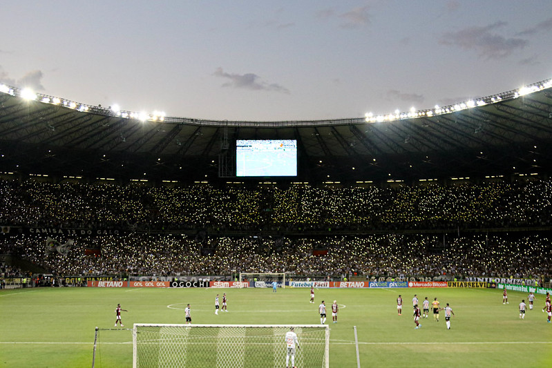 faelslim's tweet photo. O @gropen dizia sempre que só tiraria uma letra no hino. "Nós somos O Clube Atlético Mineiro".
A frase virou faixa e está nas arquibancadas do Mineirão.
A Massa tem o poder de fazer o time vencer. GAAAALLLOOOO! GAAAALLLOOOO! 
NÓS SOMOS O CLUBE ATLÉTICO MINEIRO!
📷: @PedroSouza09 https://t.co/zpQuo0O1it
