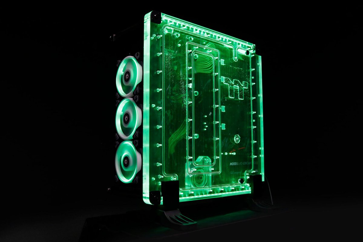 thermalatino's tweet photo. Estupendo DistroCase 350P hecho por ItalianExtreModders!
#ttbuild #thermaltake #modding #pcmr #YourModYourWay❤ #TTmod https://t.co/ztfg7PXDEp