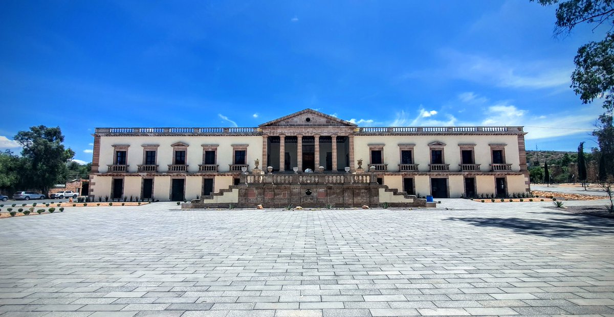 Adri_jama's tweet photo. Ágora: plaza donde confluye la vida social, política, económica, cultural y religiosa de la ciudad. 🏛💙
#scouting
#MeteoraStudio
#Working
#PostalesDeZacatecas
#FresnilloZacatecas https://t.co/d2Gkz4BBxp