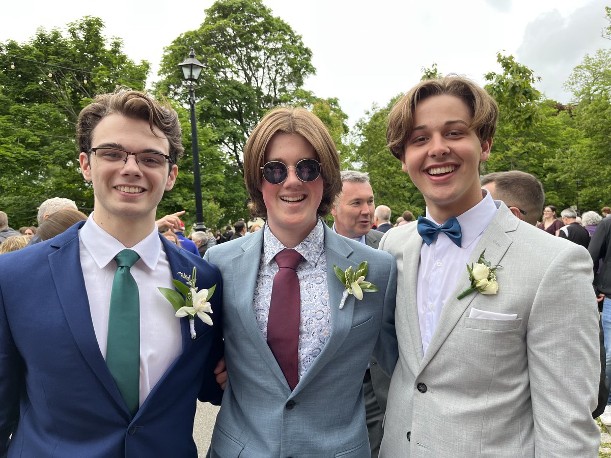 Everyone is looking so stunning tonight as they prepare to march through the Square ! Many happy people tonight and lots of smiles. ⁦<a href="/SJHighSchool/">SJHS</a>⁩ ⁦<a href="/SJHighAlumni/">Saint John High School Alumni</a>⁩