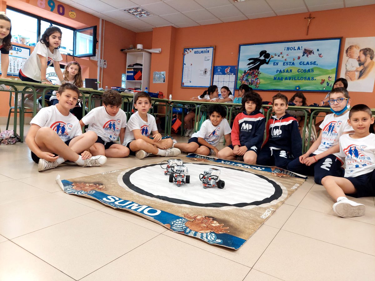 VReinaGijon's tweet image. Dentro de esta #semanadeportiva hemos hecho un hueco para conocer el mundo de la robótica de la mano de @Robotix_educa