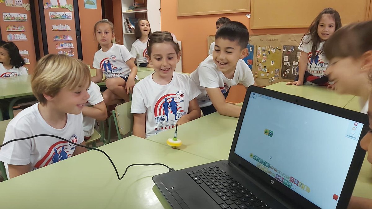 VReinaGijon's tweet image. Dentro de esta #semanadeportiva hemos hecho un hueco para conocer el mundo de la robótica de la mano de @Robotix_educa