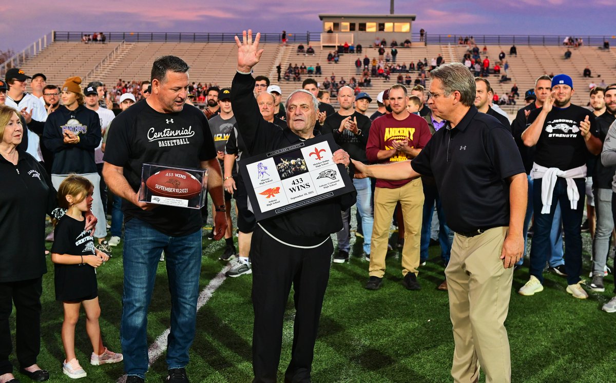 Legendary <a href="/achs_jaguar/">ACHS Jaguar Football</a> coach Jerry Pezzetti to be inducted into National Hall of Fame: ankenyfanatic.com/2022/06/20/pez…