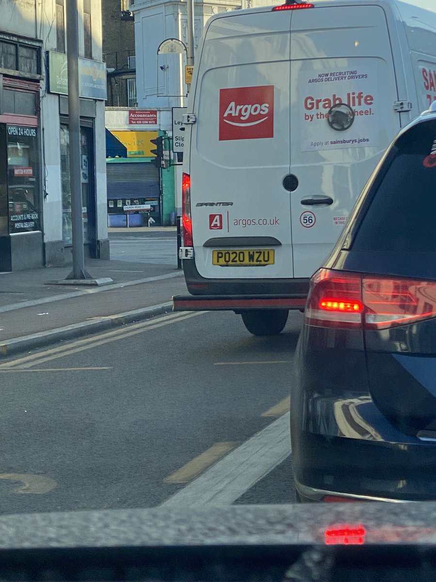 HWMarina's tweet photo. He also almost hit two other cars whilst being in the bus lane and was trying to force his way over from being in a left turn Lane only into the lane to go straight ahead, and then sped off down the road at approximately 50+mph whilst being in a 20mph zone. https://t.co/MfpEDgxRKq