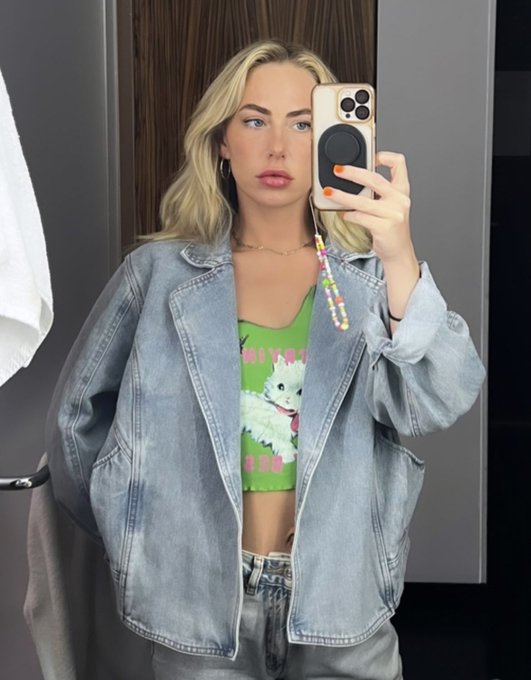 sooooo who&rsquo;s in nyc tho https://t.co/F0Ba7MqZsu