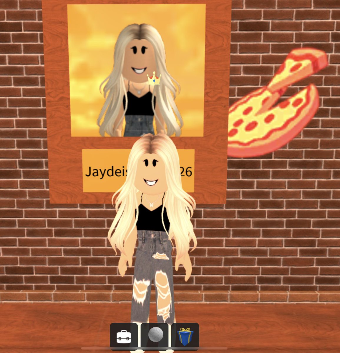 jayde_roblox's tweet photo. That me and the employees Day in pizza place game! https://t.co/06CVgKAmN3