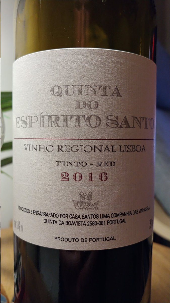 WiniaczPL's tweet photo. Oooo, co za znakomita portugalska czerwień od Manuela z Portugalia Gourmet w @halagwardii - Quinta do Espirito Santo 2016. Ma jeszcze ze 3-4 lata do szczytu! #portugalwines https://t.co/1EJjtg4Y0m