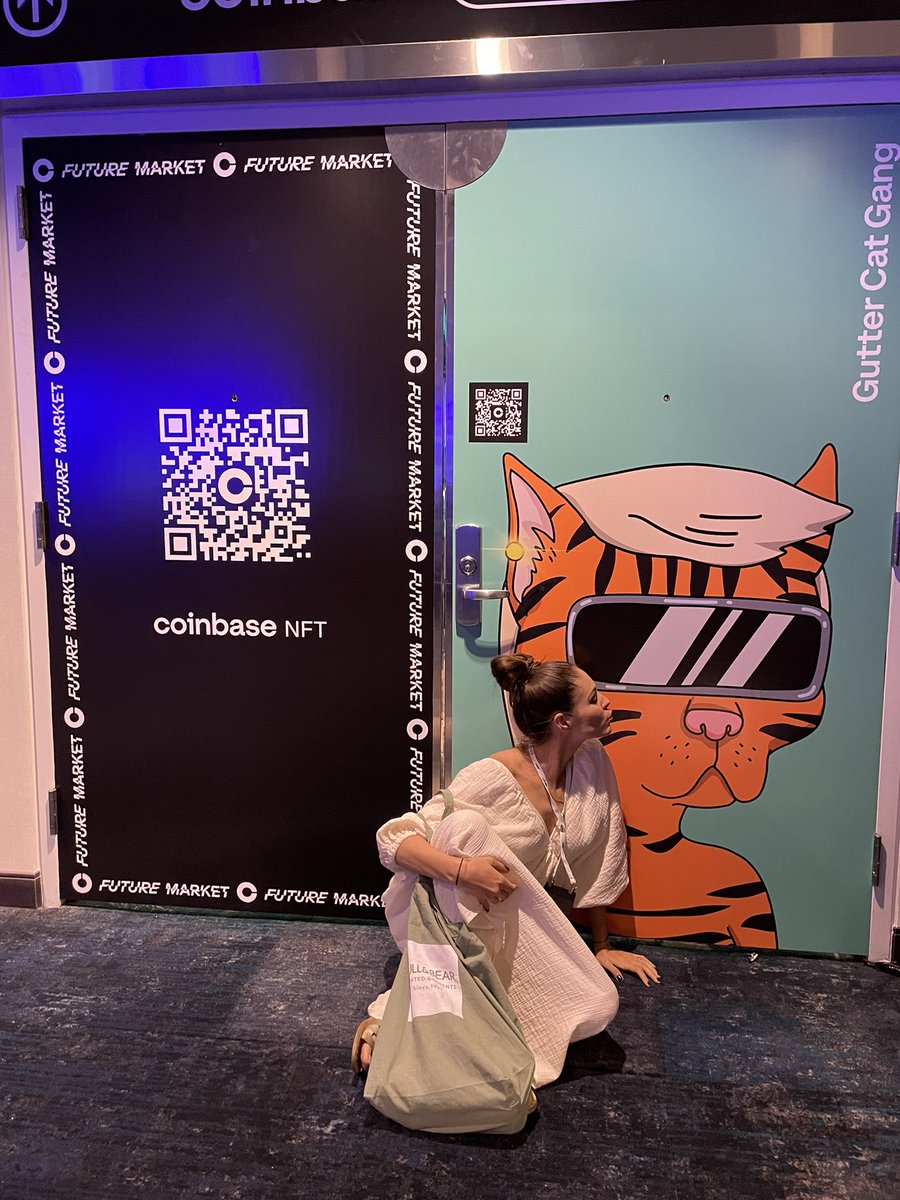 elena_ghenoiu's tweet photo. Gang Gang @GutterCatGang ❤️ #NFTNYC2022 #GutterCatGang https://t.co/3DNdvk5sfj