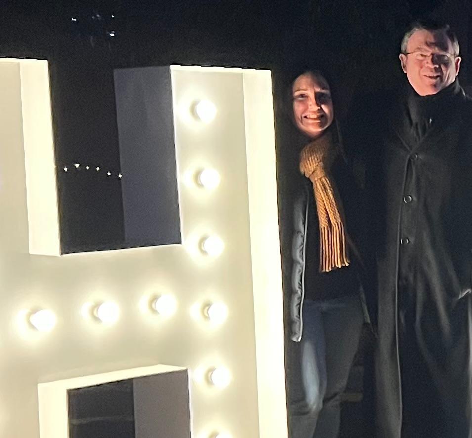 Frank_McGuire's tweet photo. Thousands of families celebrated the comeback of Broadmeadows at the first Hume Winter Light Festival funded by Victorian Government #suburbandevelopment, @ShaunLeaneMP and @HumeCityCouncil. #Auspol #SpringSt #vicpol https://t.co/qwDmkX5DFJ