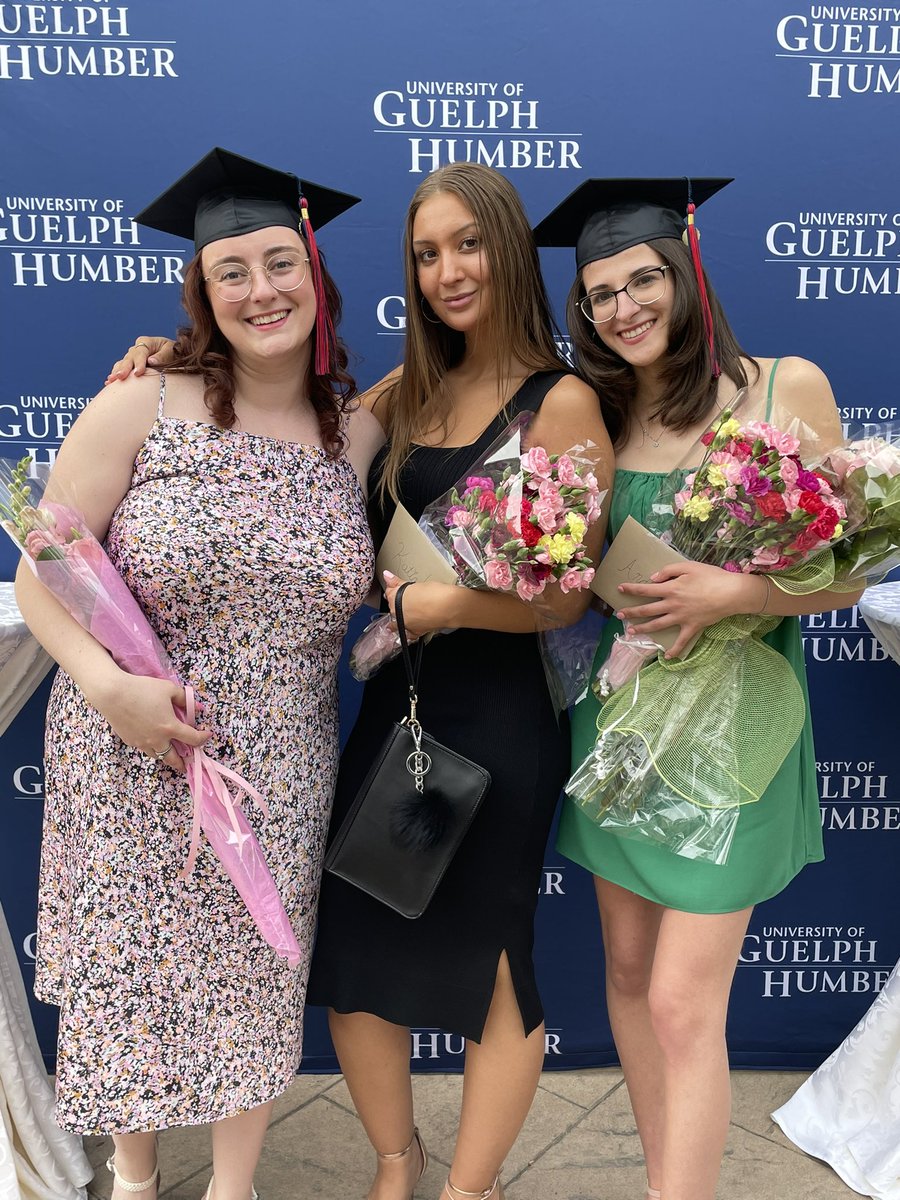 GHalumni's tweet photo. Shout out to our new #GHalumni family members who graduated Kinesiology, & Media Studies today!
Check out these #GHgrad celebrating: https://t.co/vmYww3cuE1