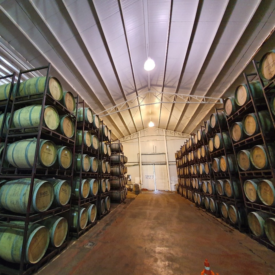 BusVitivinicola's tweet photo. 👉 Gracias a todos los turistas que nos eligieron durante este fin de semana largo para recorrer, en nuestro Bus, los Caminos del Vino de #Mendoza 🍇🍷
👉 Disfrutamos maravillosos días #bodegueando juntos‼️ https://t.co/aqgIdrxrxJ