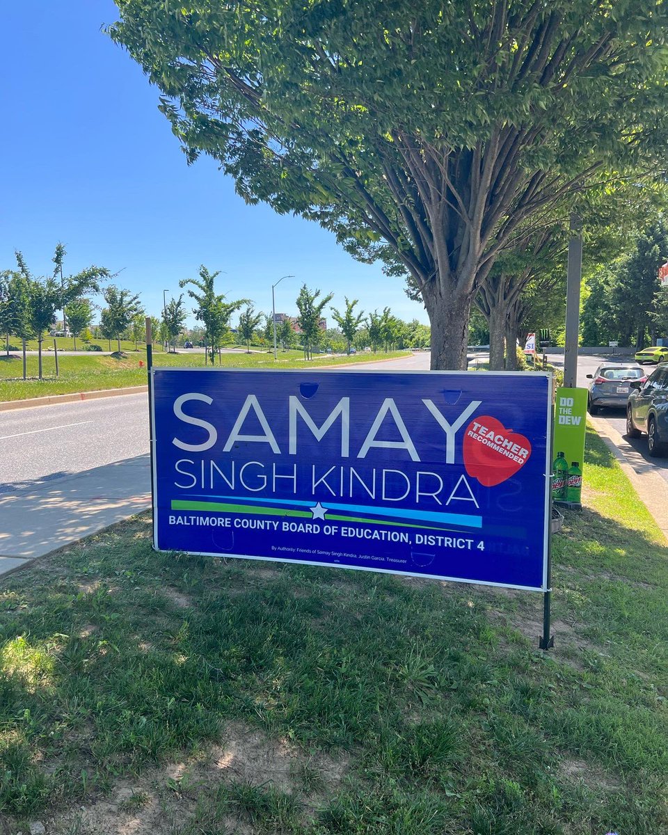 SamayKindra's tweet photo. We had another action-packed weekend connecting with voters! We were out doorknocking, celebrating Juneteenth, and putting up signs across District 4! Join us for canvassing, phonebanking, postcarding, and more by signing up to volunteer at https://t.co/KG7sBqo7Pn! https://t.co/RRPw7mVWY2