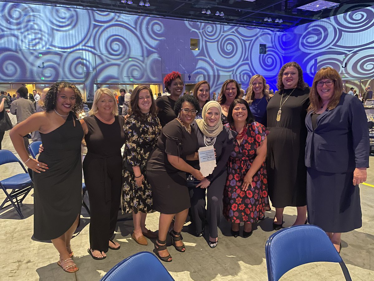 inwomenforward's tweet photo. HWF was honored to be awarded Activist of the Year by @INDems at #BigDemWeekend. Thank you to our alumnae, sponsors and supporters for continuing to elevate Democratic women in our state. #TheFutureIsFemale https://t.co/e5zNe1FmxL