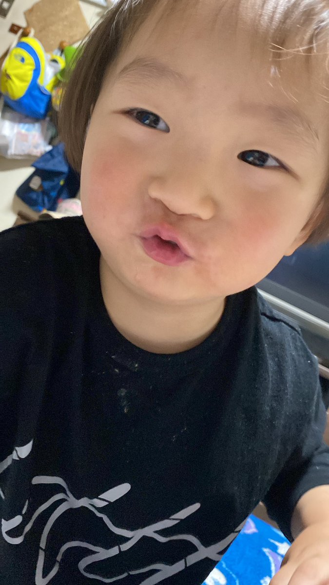 osaru_613's tweet photo. 最近う〜ってしてこのまま
ちゅーってヨダレつけてくる https://t.co/Mvx2zIRNMl
