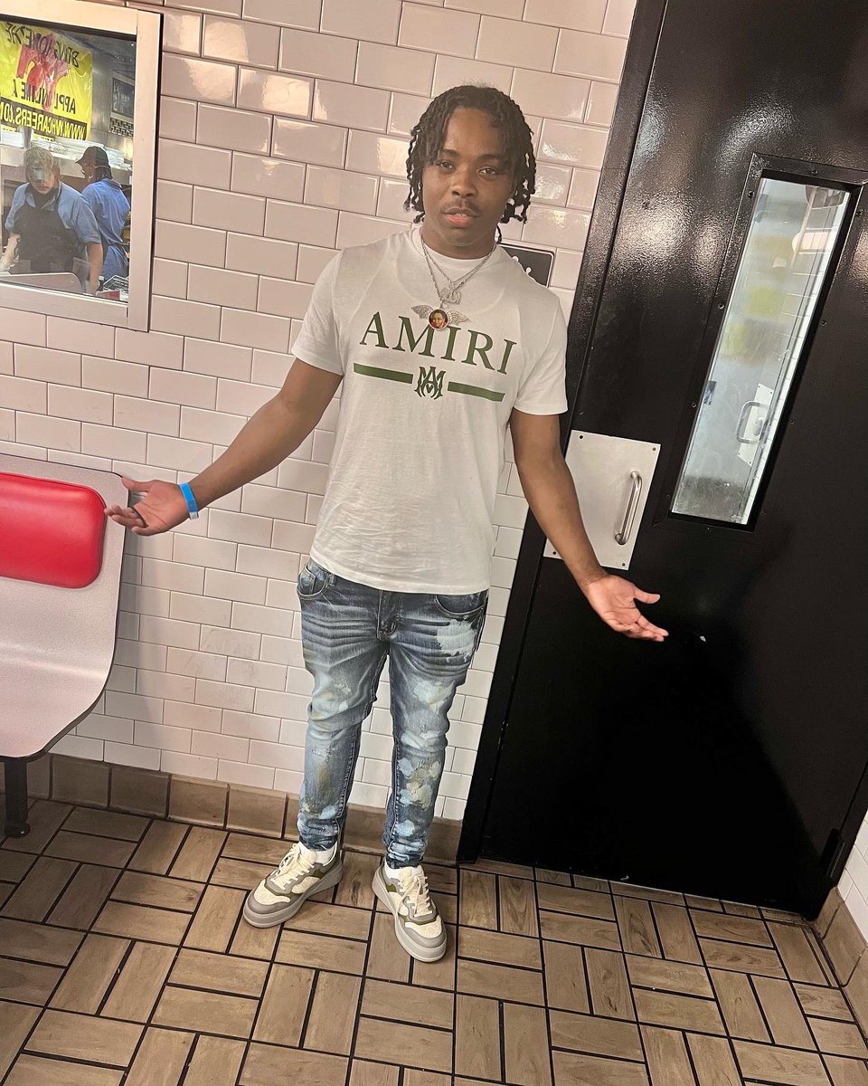 Pimp_c5's tweet photo. Soon I get the profit I’m like fuck it then I blow that. Thank GOD for this knowledge I found out where the door at. Bitch we having racks right now I ain’t thinking bout no throwback.💰

#FreeRichey #happybirthdaygranny #ripgrandma ❤️ https://t.co/WAos4ALorq