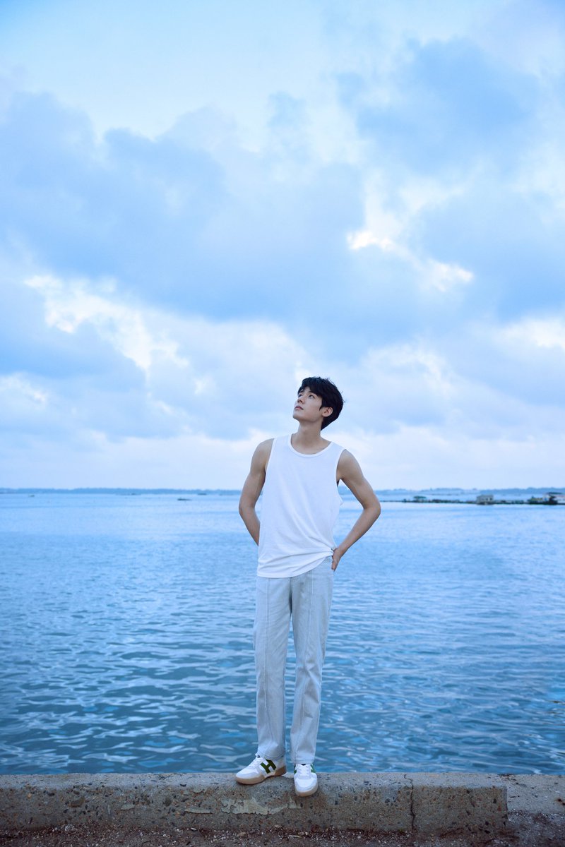 gongnjun's tweet photo. Your summer boy is here. https://t.co/LylC5bTRRx