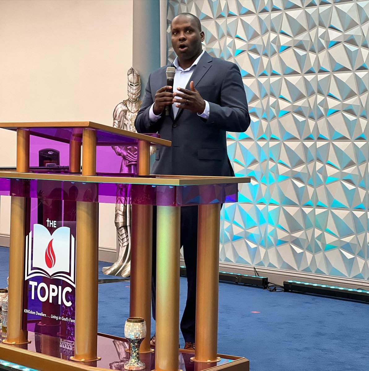 TOPintl's tweet photo. We’re so grateful for all the mighty kings at Temple of Praise! Sunday Service was awesome to the glory of God! #FathersDay #kings #blessed #covenantkeepers #blessed #topic https://t.co/fncf0Wj7HM