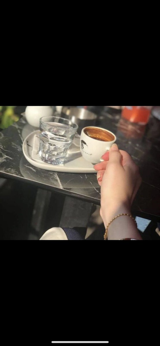 سُرور الإنسّان في نفسه وقهوته 🤍