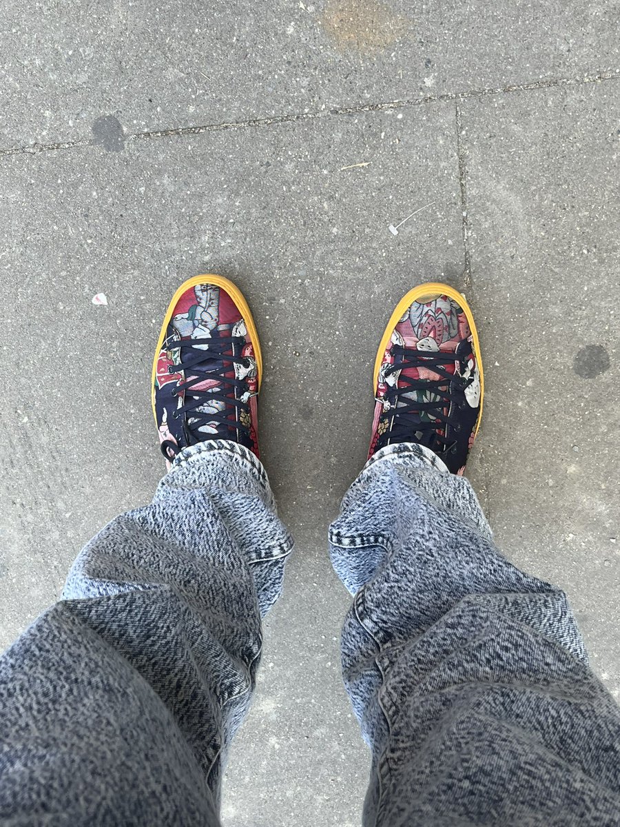 Nyc Vibes <a href="/doodles/">doodles</a> @NFTeem_ <a href="/Lobes604/">Lobesy</a> <a href="/jholguin/">Julian</a> @BitcoinBaddiez