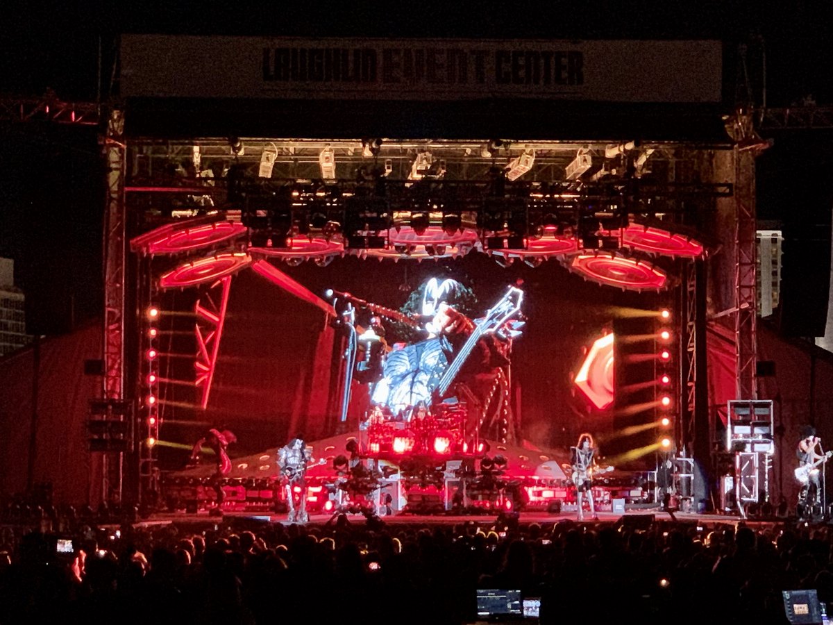 divergenttravel's tweet photo. A2 We rocked out to @kiss when visiting Laughlin, Nevada with @LVCVA in early 2020!
#iExploreChat @TravelNevada #USATravel #VisitLaughlin #NV #Kiss #KISSARMY https://t.co/H91sQPUnWU