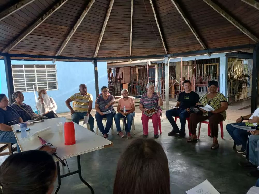 OSBERTHBERNAL's tweet photo. Hoy #20Jun estuvimos en reunión logística con los Maestros jubilados organizándonos para que esté 27Jun conmemoremos su día en una serie de actividades juntos con @CallaoConcejo1 https://t.co/afv8F1mYdO