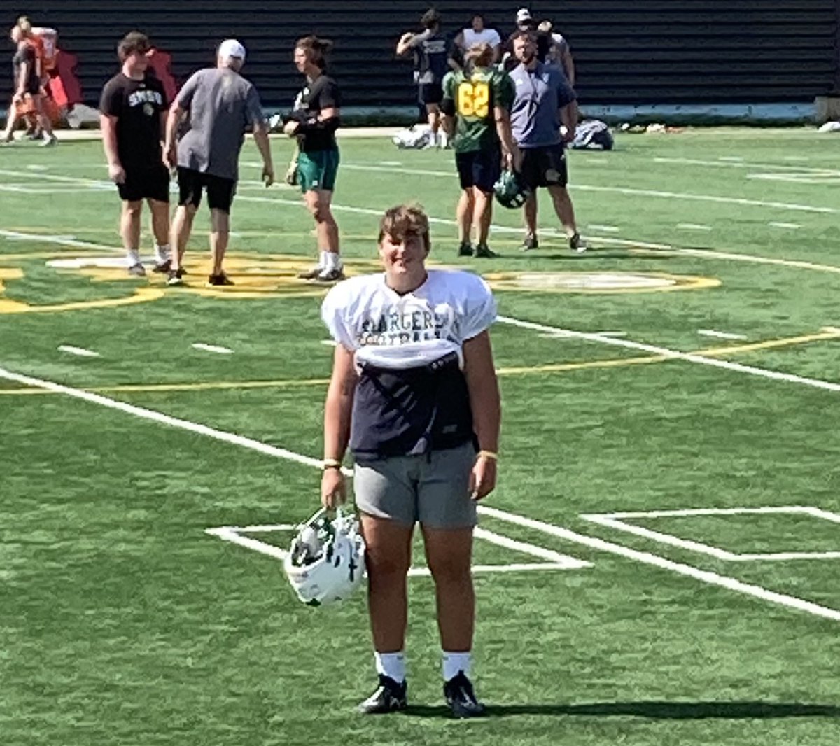 SimeonZarling's tweet photo. Thank you @NDSUfbCamp for the awesome camp! Learned a ton to use, loved the constant competition the entire camp! Thank you to all the coaches! @NickGoeser @FBCoachLarson @CoachHenning75 @bradbezUWRF @TrevorOlson62 @CoachDP78 @AugieCoachBEAR @CoachBakk and many more! https://t.co/gCsfLhiple