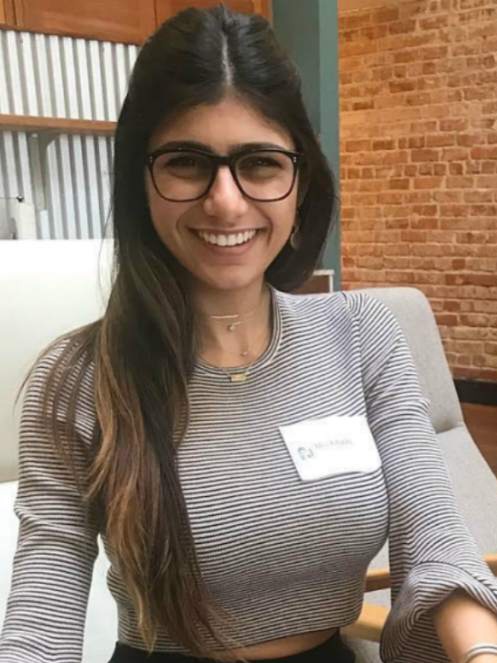 Amanda fode e não perde o óculos videos porno Primeiro vídeo porno da mia khalifa