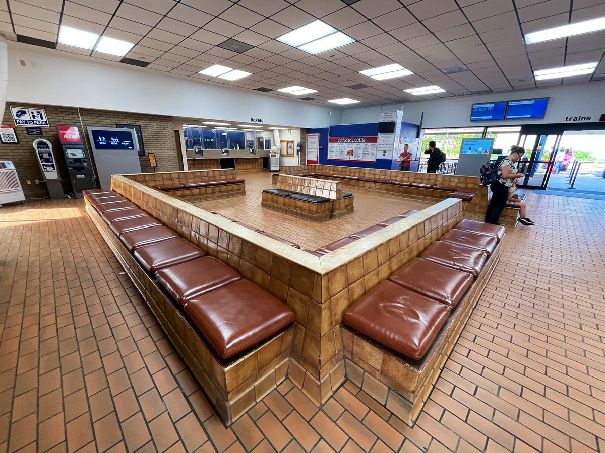 yitgordon's tweet photo. Yes, this is the busiest train station in Virginia—a state with roughly the same population and economic heft as Austria but far worse infrastructure. The only bus downtown comes once an hour weekdays 6am to 7pm. https://t.co/NwM6ZMyFzu