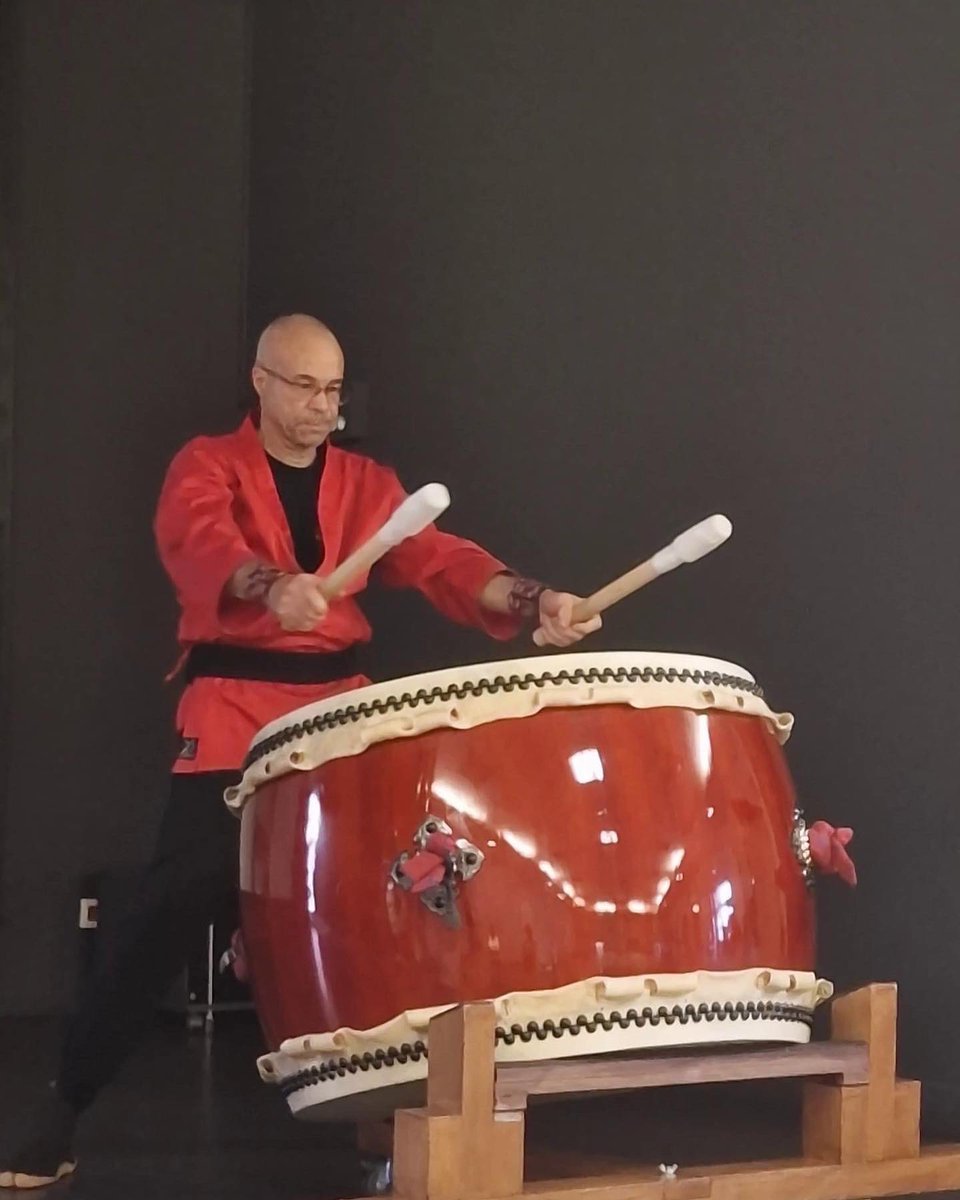 Michelribal_FR's tweet photo. #performance #gongs #taiko #wadaiko #drummer #percussion #scene https://t.co/edsm91r4mZ