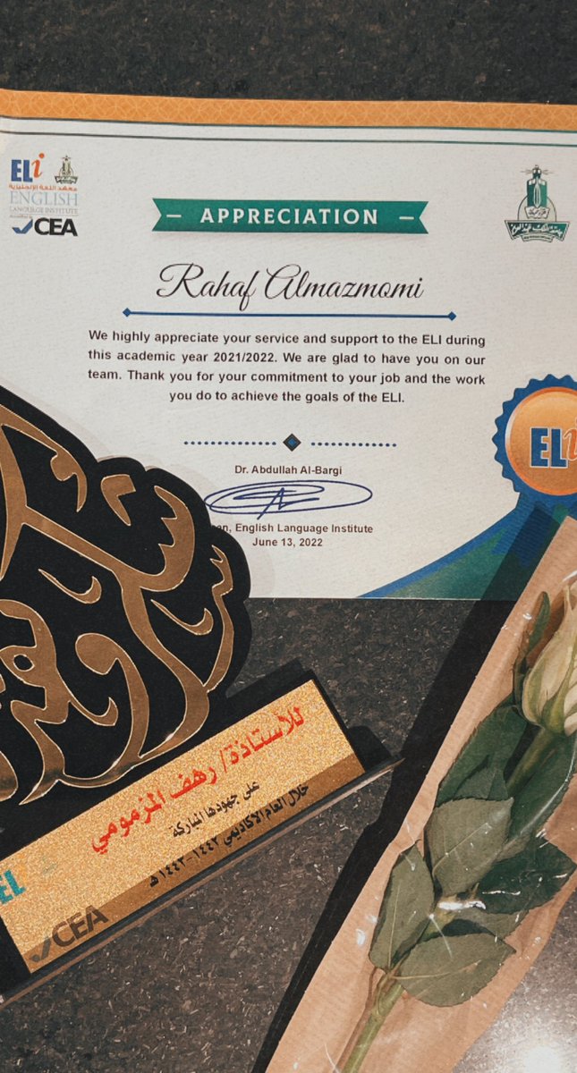 RahafAl0897's tweet photo. It was a great experience for me working as an Academic coordinator. I’m honoured and proud to be part of the @eli_kau outstanding team. 

Thank you Dr. @aalbargi2013 for your appreciation, it means a lot. https://t.co/oV4o0marS9