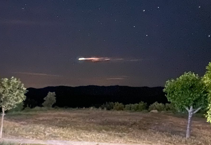 Asismet_IF's tweet photo. Basura espacial (etapa superior del cohete chino CZ-2F) fue observado en gran parte de Portugal y #España esta medianoche (00:32 hora local).

Observadores desde Cádiz, Toledo, Madrid, Huelva, Murcia, Granada, Sevilla, Málaga entre otros.

No es #meteoro, no es #meteorito. https://t.co/PuLpLUQS0A