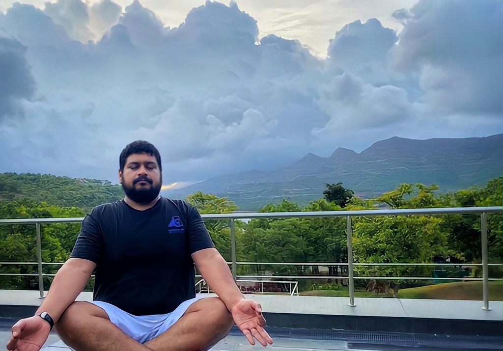 omraut's tweet photo. Let your soul feel the breath!
#InternationalYogaDay https://t.co/xoJlORLL0h