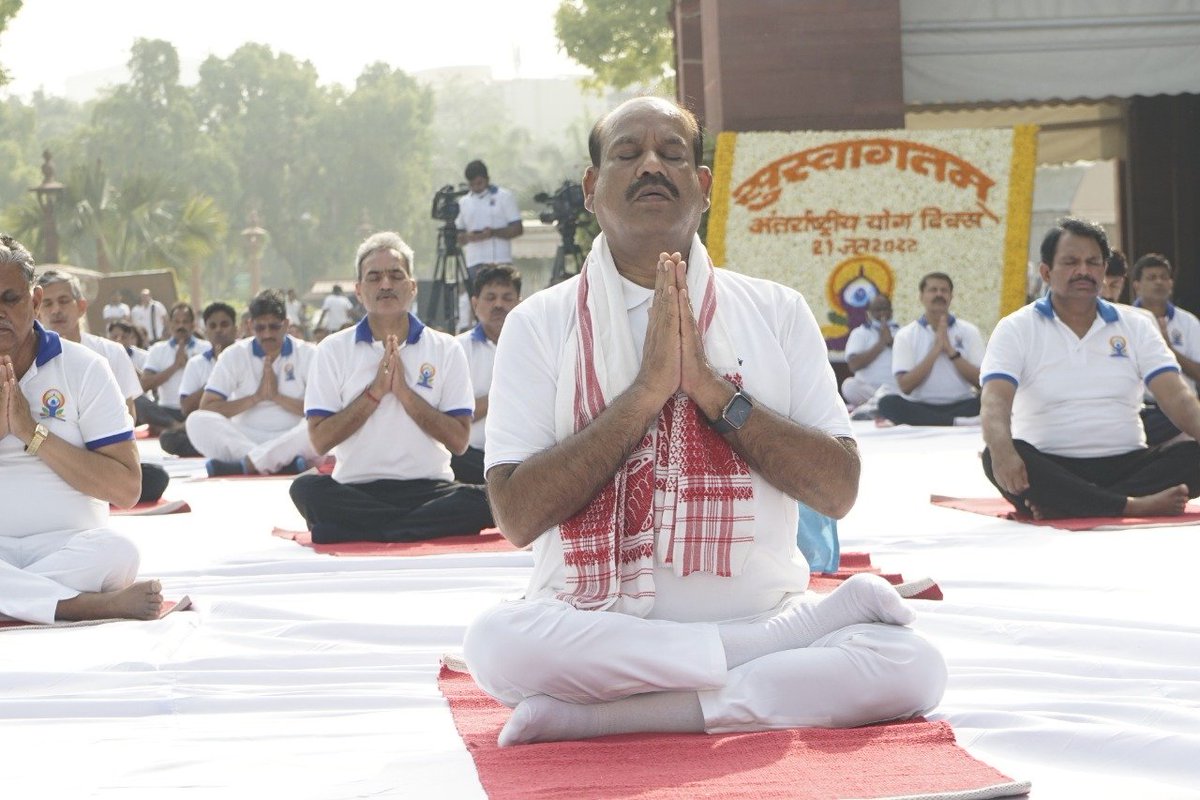 Lok Sabha Speaker @ombirlakota leading ‘Yoga Shivir’ on the occasion of 8th #Int... - Kannada News