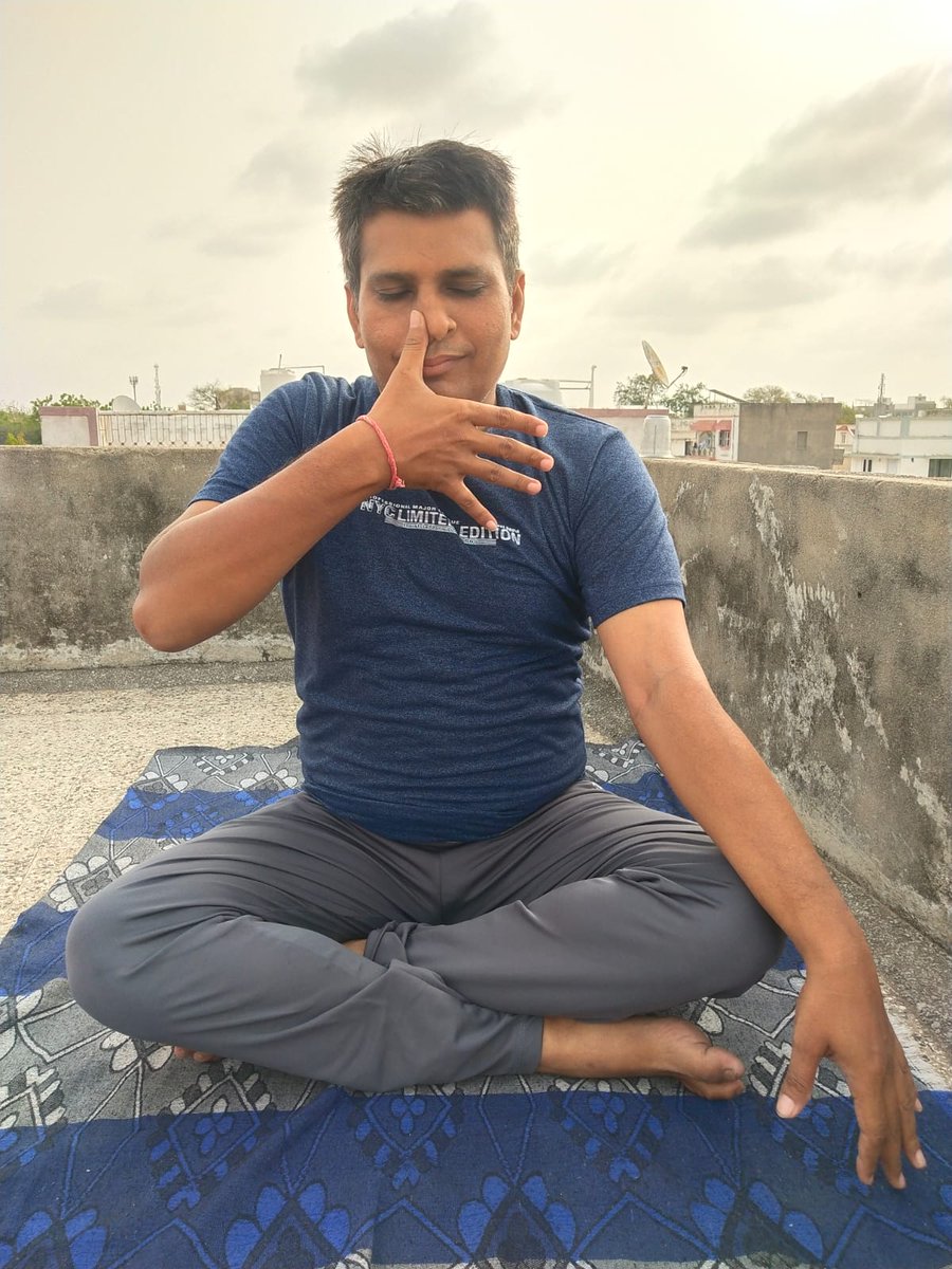 HardikZ77199853's tweet photo. Vle Name - Jayesh Raval
CSC id - 242111260010
Location - Vavol , Gandhinagar 

@moayush
@CSCegov_
@CSCSPV_Health

#YogaForHumanity
#AzadikaAmritMahotsav
#MyYogaMyPose
#CSCIDY2022 https://t.co/lbKxI0FTyv