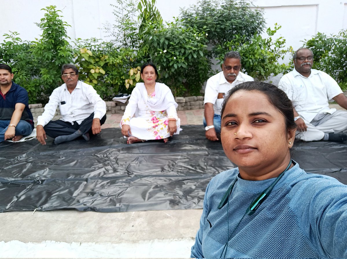 armbsmchb@016 tweet media