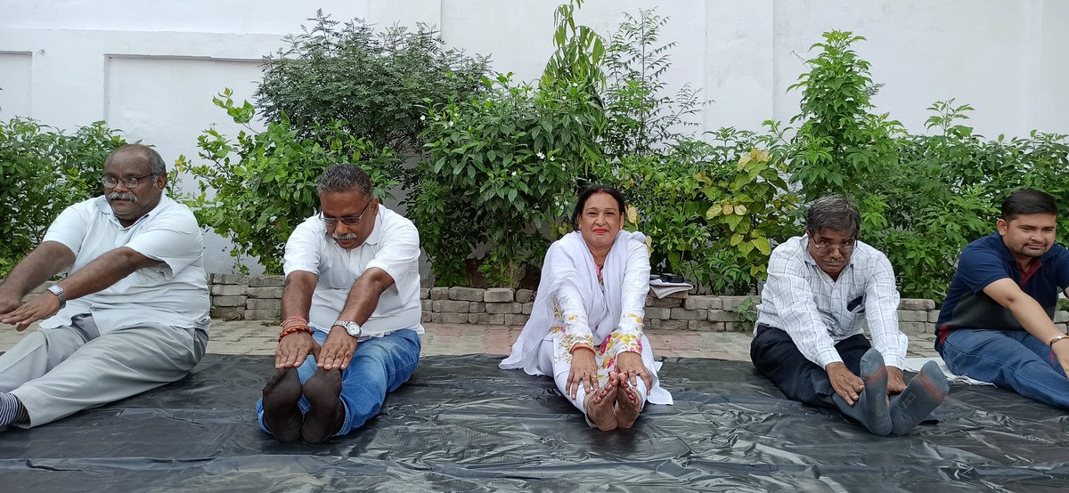 armbsmchb@016 tweet media