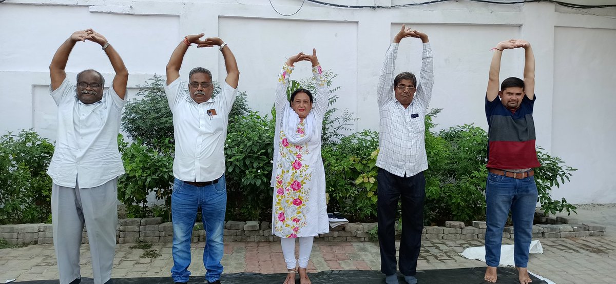 armbsmchb@016 tweet media