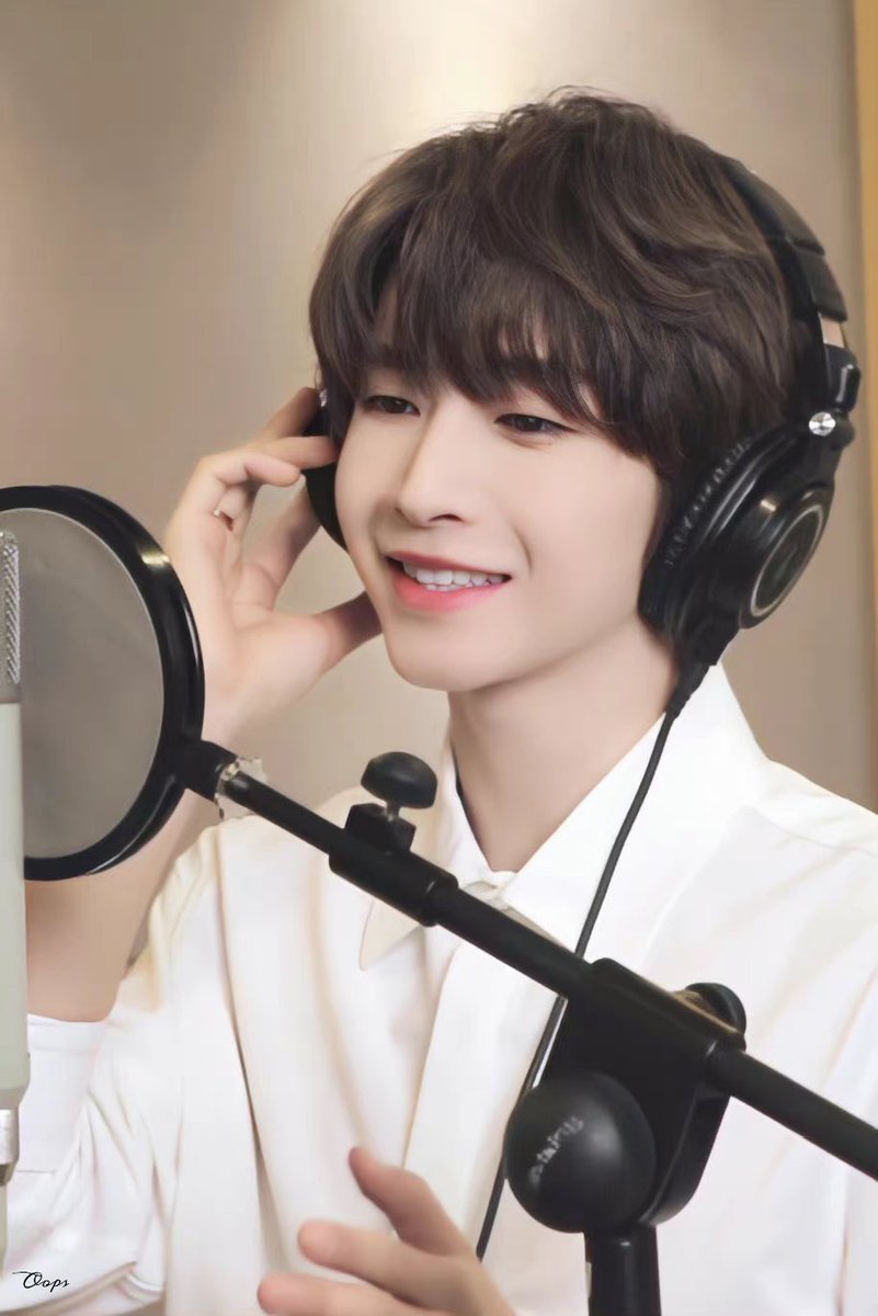 solo ที่ 3 ของหลิวอวี่ หม่ามี๊สุดแสนจะภาคภูมิใจในตัวหนู😭😭😭😭

LIUYU MIDSUMMER SONG
#กลางฤดูร้อนนั้นฝันถึงหลิวอวี่