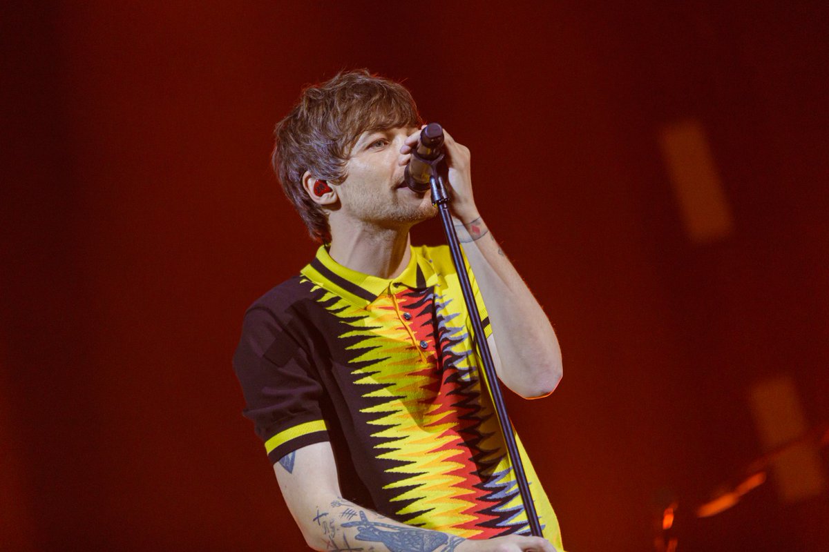 ltomlinsonarg's tweet photo. UN MES DEL PRIMER SHOW DE LOUIS EN NUESTRO PAÍS. UN MES DEL DÍA MÁS FELIZ. UN MES DE VER SU SONRISA PRECIOSA EN VIVO Y VER LO FELIZ QUE LO HICIMOS. UN MES ❤🥺 https://t.co/LyufTISZWi