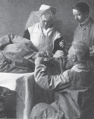 Gustav Killian (1860-1921) Alman laringolojist. Bronkoskopiyi keşfetmiştir.