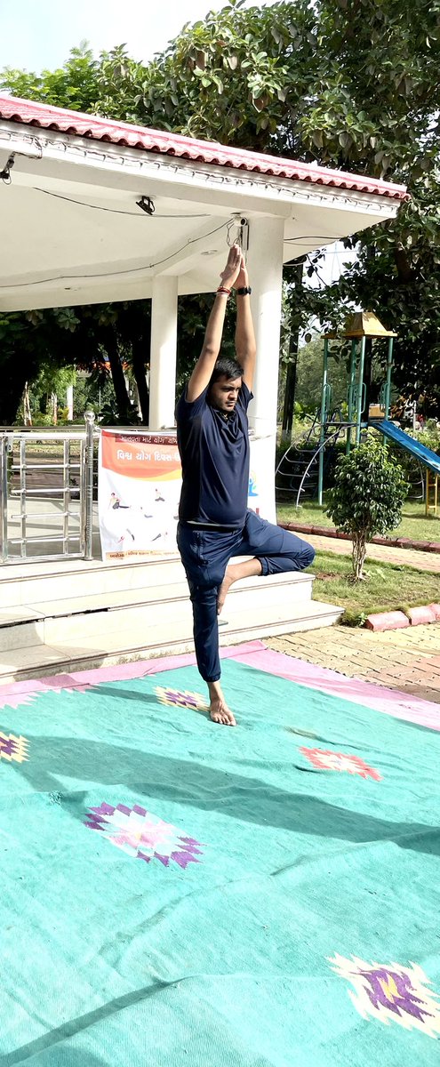 Suraj_S_Desai's tweet photo. Yoga is a gift to the humanity. It is a means to create a balance between the body, mind and the soul.

Celebrated #InternationalDayofYoga  at  Manav Kalyan Trust Buhari 

Thanks to PM Shri @narendramodi Ji for taking #Yoga to the global stage.  

#YogaForHumanity https://t.co/iNi8jXTpws