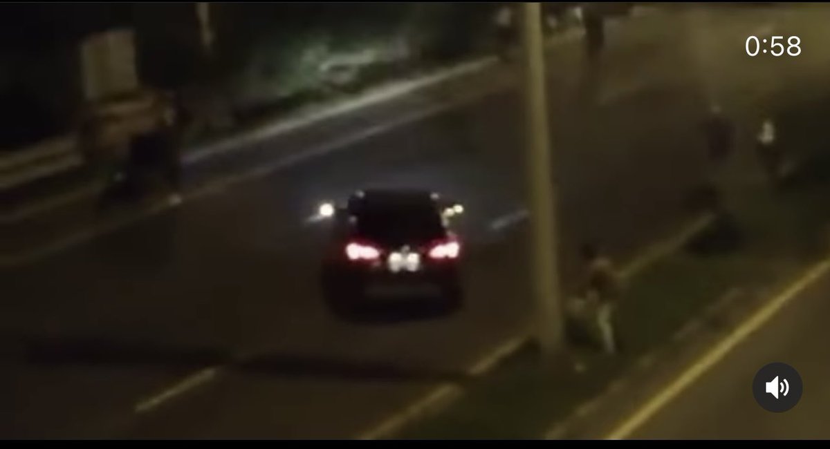 MateoFloresM's tweet photo. Este es uno de los fascistas que dispararon en contra de los manifestantes a la altura de Tumbaco en #Quito. La @FiscaliaEcuador debería actuar de oficio y no esperar a que alguien les llame por teléfono para actuar. Tiene el nombre en Instagram como: “gianmagia”. ¡Criminales! https://t.co/goueWDOFad