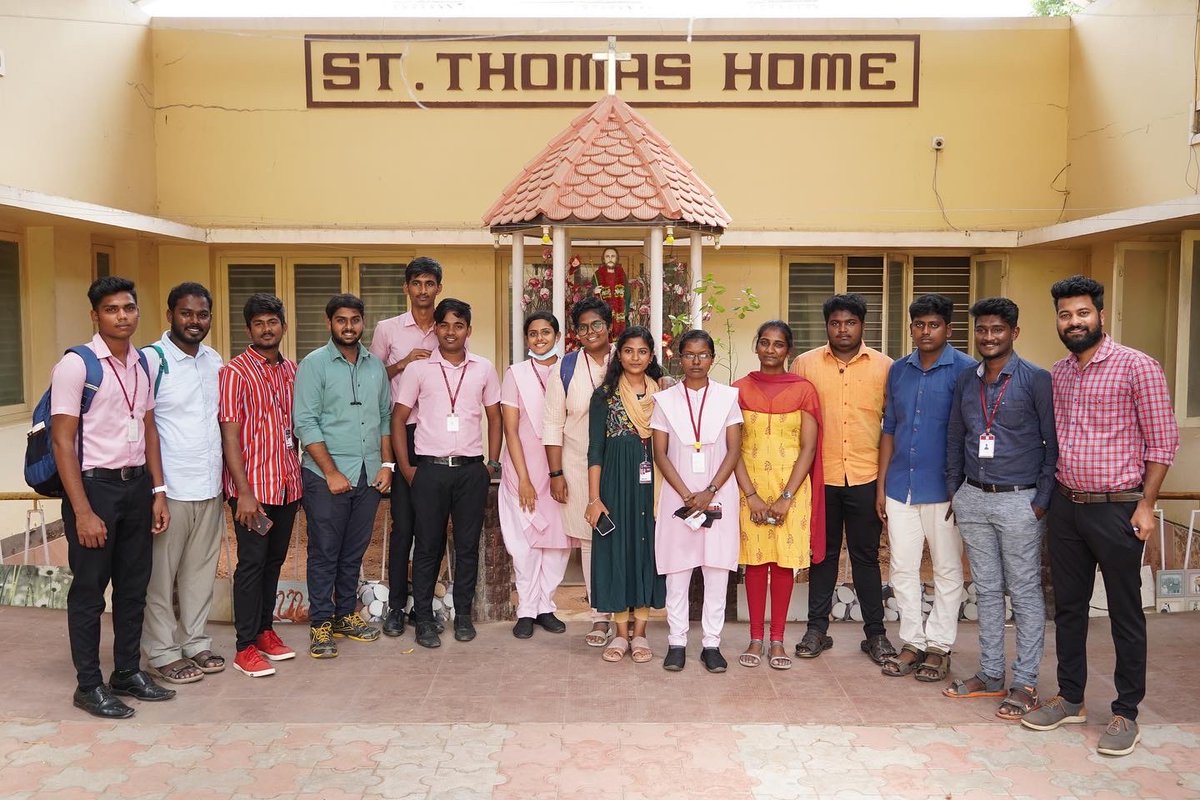 samaneu's tweet photo. Happy World Music Day!
Music has no limits, borders, or ages. With my  students of RVS Yuva - Music club (RVS Group) celebrated World Music Day in the best way possible. 

#samaneusatheesh #director #mediandcommunications #rvsgroup #Trending https://t.co/PKpQ04ThSy