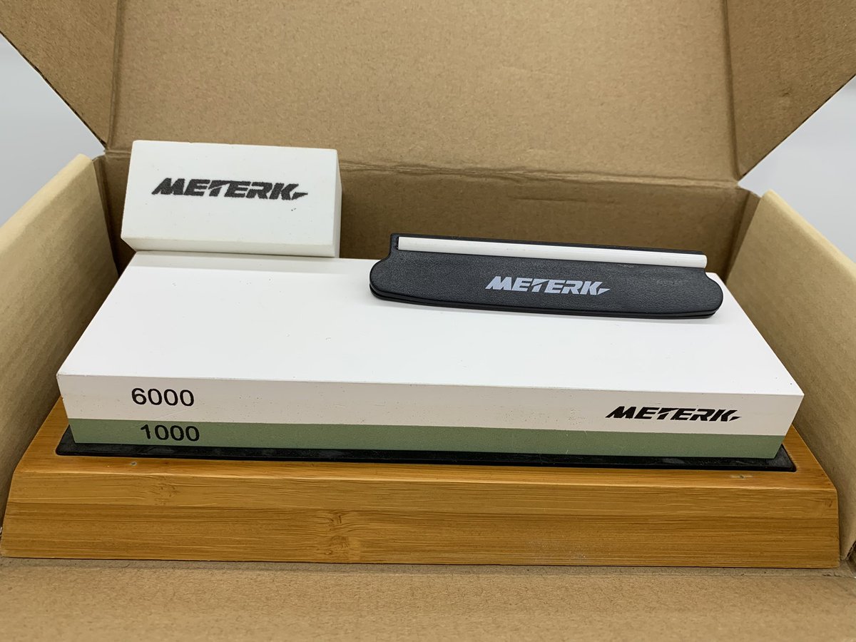 oh_aeonsaga's tweet image. 梅雨らしい🐌シトシト☔️ジメジメ🐸の佐賀です🌂
雨の中、ご来店ありがとうございます😊
こちらは #meterk の #両面砥石 
説明によると、
木工用、工芸用、園芸用みたいです✂︎
お探しの方はぜひ❣️